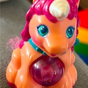 1995 - My Magic Genie Pet Wish Surprise Friends Suki Unicorn Hasbro - Dice Works